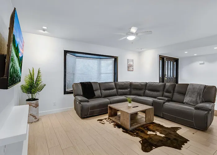 Holiday home 5 Min To Old Town, Pool & Hot Tub *