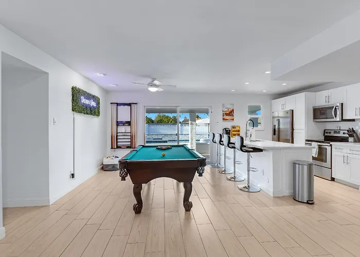 5 Min To Old Town, Pool & Hot Tub Holiday home Scottsdale