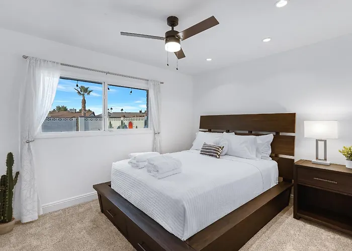 5 Min To Old Town, Pool & Hot Tub Holiday home Scottsdale