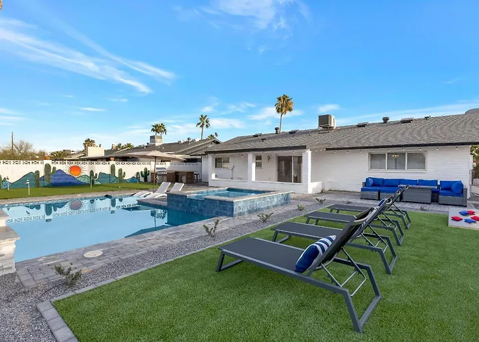 Holiday home 5 Min To Old Town, Pool & Hot Tub *