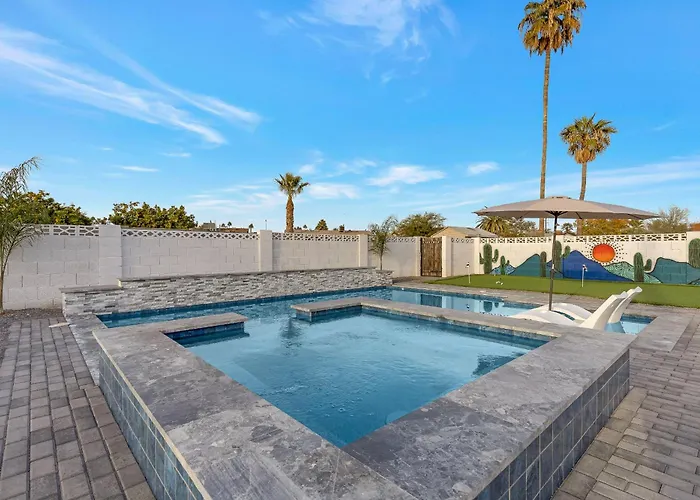 5 Min To Old Town, Pool & Hot Tub Holiday home Scottsdale