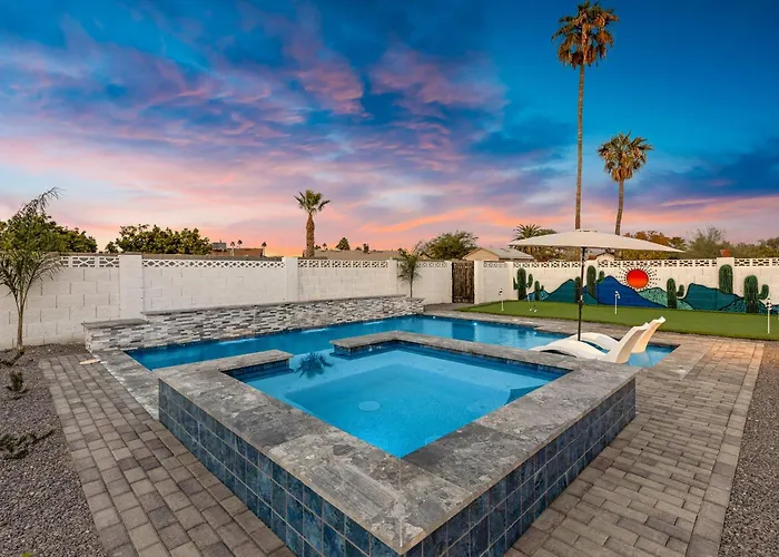 5 Min To Old Town, Pool & Hot Tub Holiday home Scottsdale