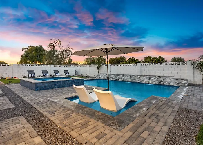 5 Min To Old Town, Pool & Hot Tub * Scottsdale