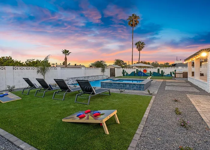 5 Min To Old Town, Pool & Hot Tub Holiday home Scottsdale