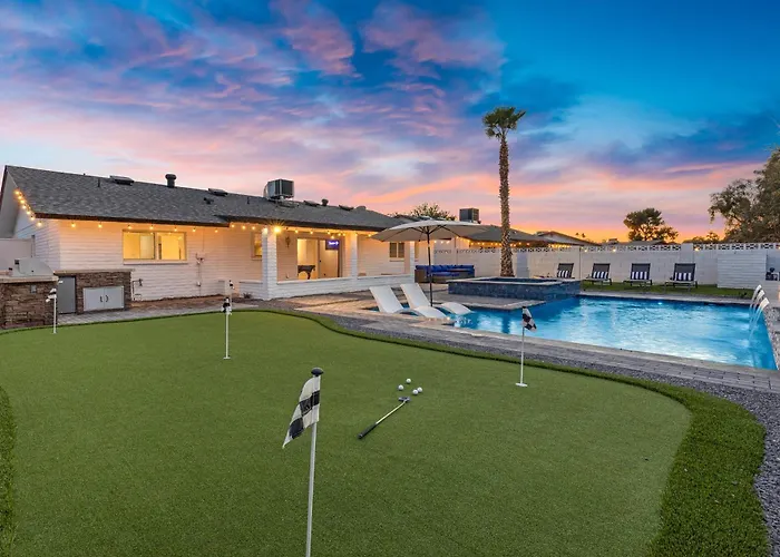 5 Min To Old Town, Pool & Hot Tub Holiday home *
